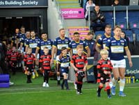 LeedsRhinos-Enter1-8-1022