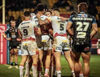 CatalansPlayers-CelebrateTry4-8-0325