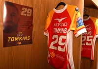 Catalans-DressingRoom4-28-0419mm