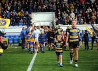 BothTeams-TakeField1-5-1025