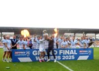Toulouse-Celebrate-Trophy2-5-1025